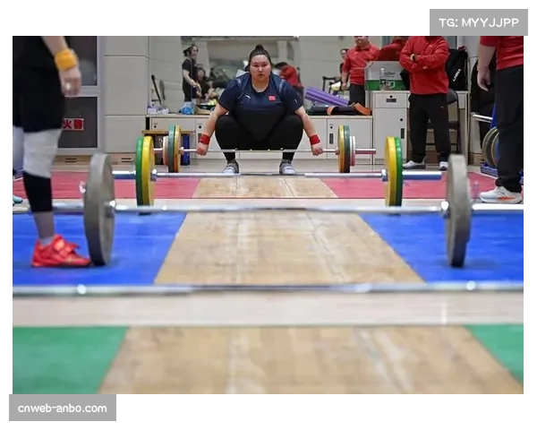 霍芬海姆训练场开放日，新任体育主管亮相并阐述球队建队思路。